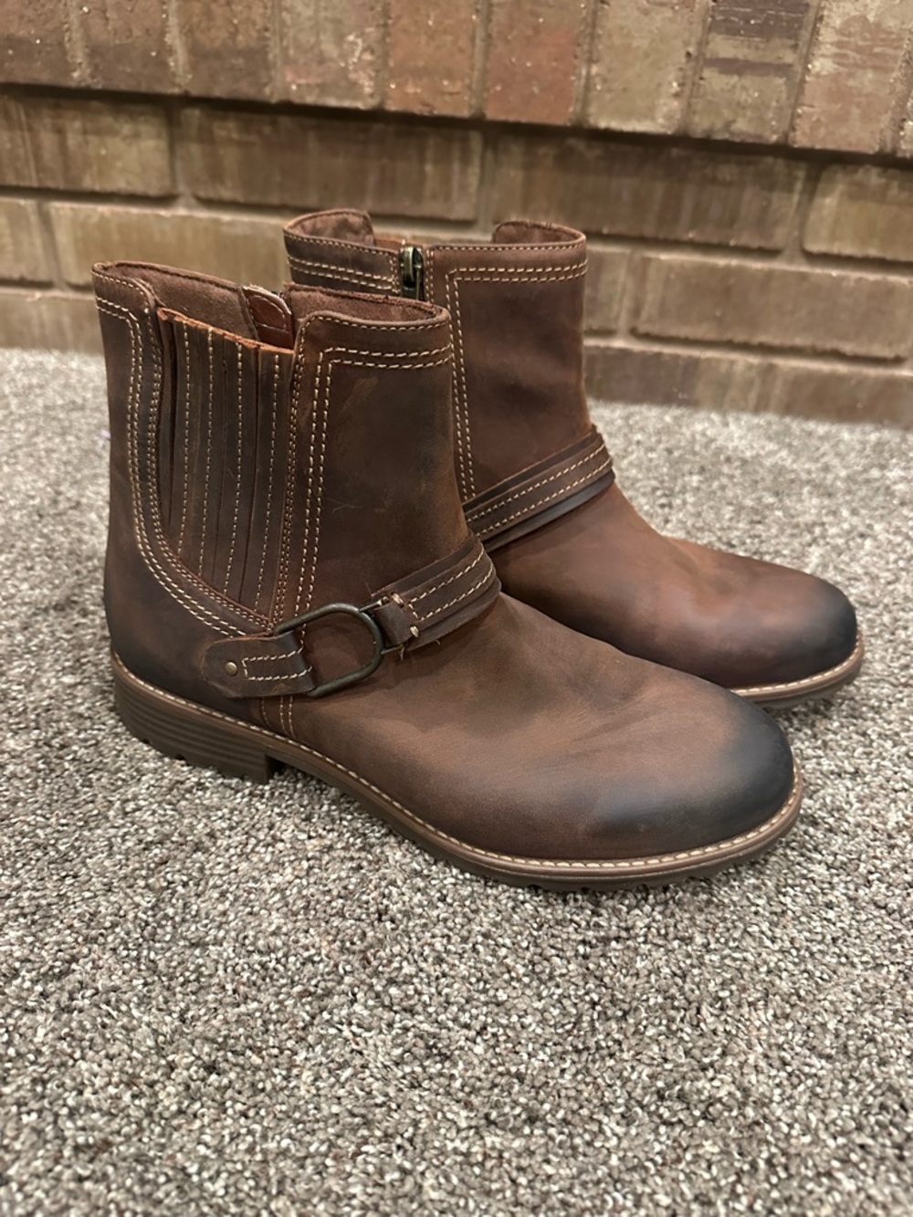 Clarks Aspra Buckle British Tan Leather Ankle Boots 7.5 Rustic Distressed Chic